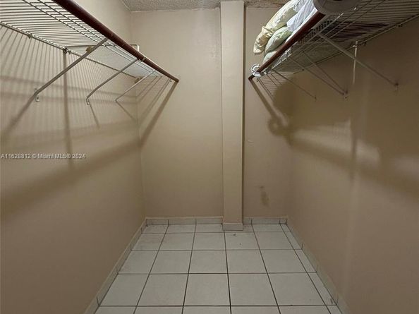 3600 NE 170th St 411, North Miami Beach FL 33160