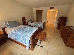 310 Lakeview Dr 201, Weston FL 33326