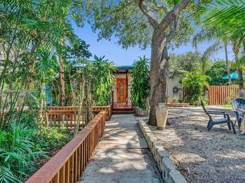 110 SW 5th St