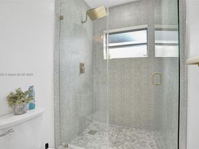 110 SW 5th St, Hallandale Beach FL 33009