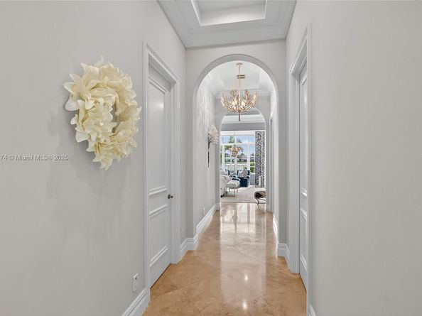 678 Hermitage Cir, Palm Beach Gardens FL 33410