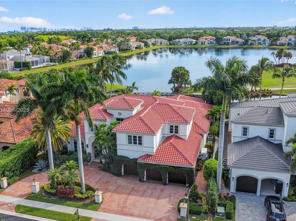 678 Hermitage Cir, Palm Beach Gardens FL 33410