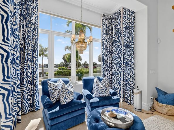 678 Hermitage Cir, Palm Beach Gardens FL 33410