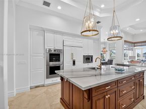 678 Hermitage Cir, Palm Beach Gardens FL 33410