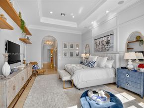 678 Hermitage Cir, Palm Beach Gardens FL 33410