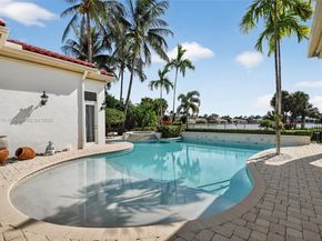 678 Hermitage Cir, Palm Beach Gardens FL 33410