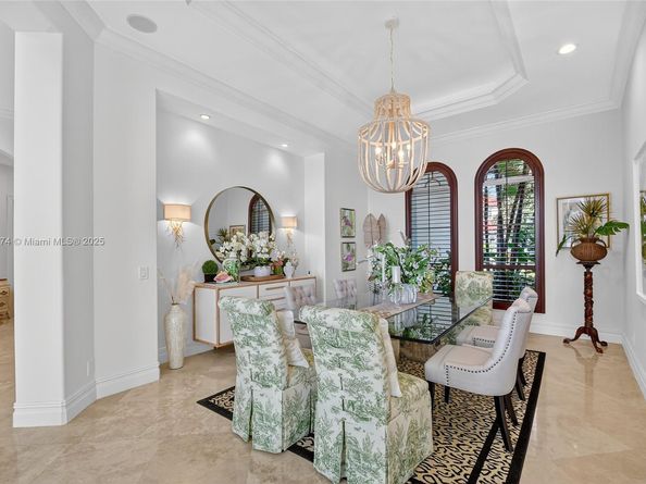 678 Hermitage Cir, Palm Beach Gardens FL 33410