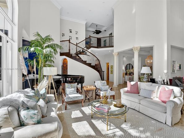 678 Hermitage Cir, Palm Beach Gardens FL 33410