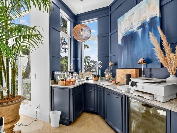 678 Hermitage Cir, Palm Beach Gardens FL 33410