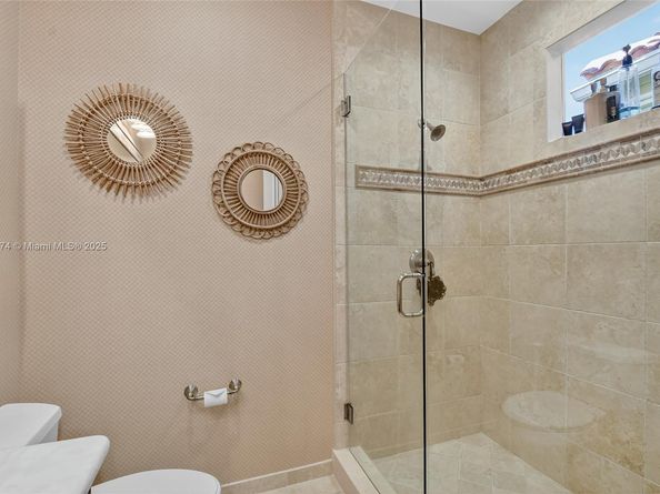 678 Hermitage Cir, Palm Beach Gardens FL 33410