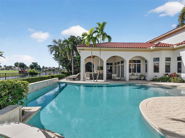 678 Hermitage Cir, Palm Beach Gardens FL 33410