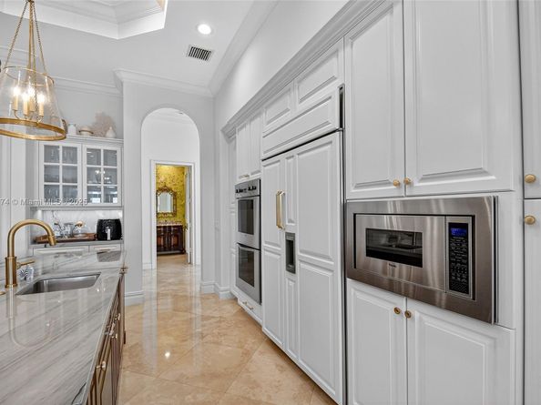 678 Hermitage Cir, Palm Beach Gardens FL 33410