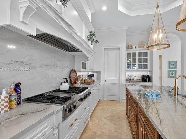 678 Hermitage Cir, Palm Beach Gardens FL 33410