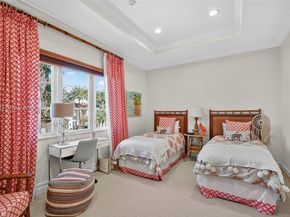 678 Hermitage Cir, Palm Beach Gardens FL 33410