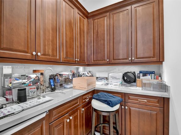 678 Hermitage Cir, Palm Beach Gardens FL 33410