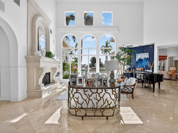 678 Hermitage Cir, Palm Beach Gardens FL 33410