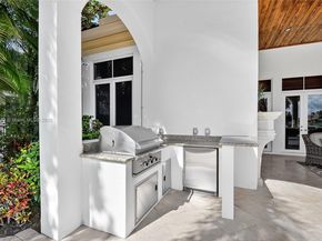 678 Hermitage Cir, Palm Beach Gardens FL 33410