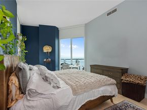 325 S Biscayne Blvd LPH26, Miami FL 33131