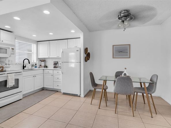 1720 Jefferson St 306, Hollywood FL 33020