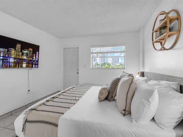 1720 Jefferson St 306, Hollywood FL 33020