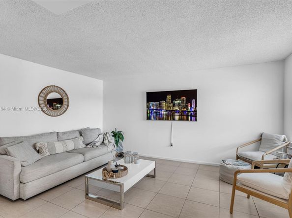 1720 Jefferson St 306, Hollywood FL 33020