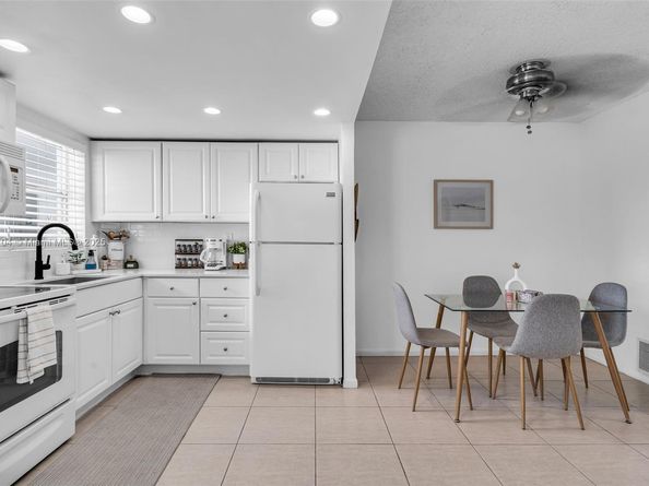 1720 Jefferson St 306, Hollywood FL 33020