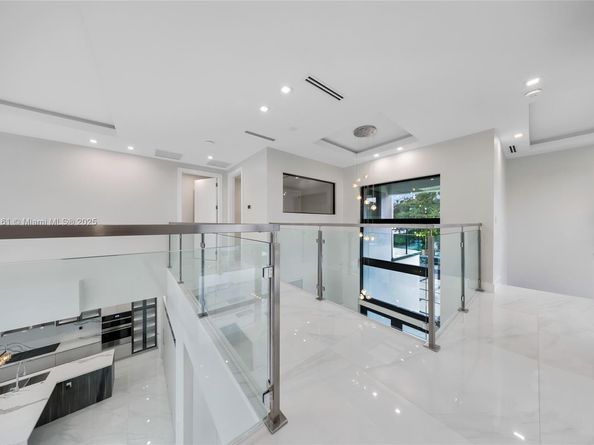 750 NE 16th Ave, Fort Lauderdale FL 33304