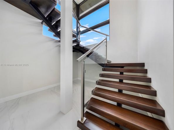 750 NE 16th Ave, Fort Lauderdale FL 33304