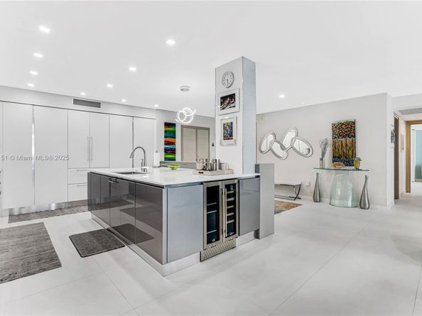 10155 Collins Ave 606, Bal Harbour FL 33154