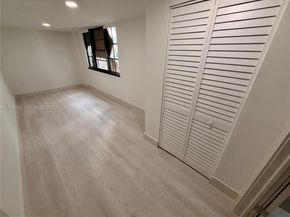 3527 NW 17th St, Miami FL 33125