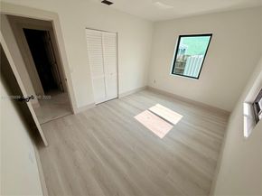 3527 NW 17th St, Miami FL 33125