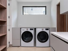 510 NE 52nd St, Miami FL 33137