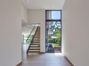 510 NE 52nd St, Miami FL 33137