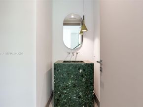 510 NE 52nd St, Miami FL 33137