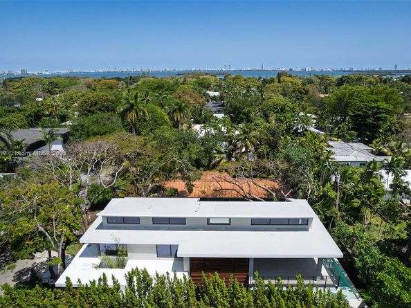 510 NE 52nd St, Miami FL 33137