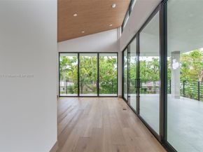 510 NE 52nd St, Miami FL 33137