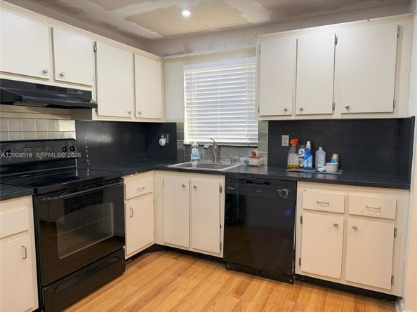 10467 Sunrise Lakes Blvd 205, Sunrise FL 33322