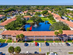 908 Twin Lakes Dr 8C, Coral Springs FL 33071