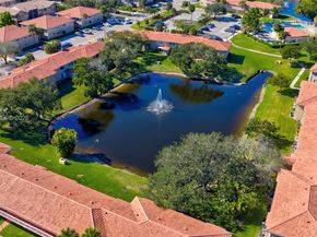 908 Twin Lakes Dr 8C, Coral Springs FL 33071