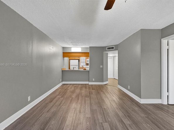 908 Twin Lakes Dr 8C, Coral Springs FL 33071