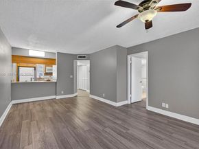 908 Twin Lakes Dr 8C, Coral Springs FL 33071