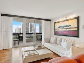 3500 Mystic Pointe Dr 1407, Aventura FL 33180