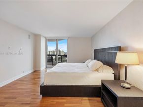 3500 Mystic Pointe Dr 1407, Aventura FL 33180