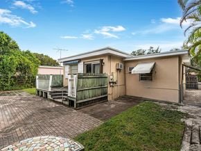 17 N Melrose Dr, Miami Springs FL 33166