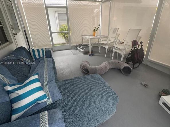 141 NW 28th St, Pompano Beach FL 33064