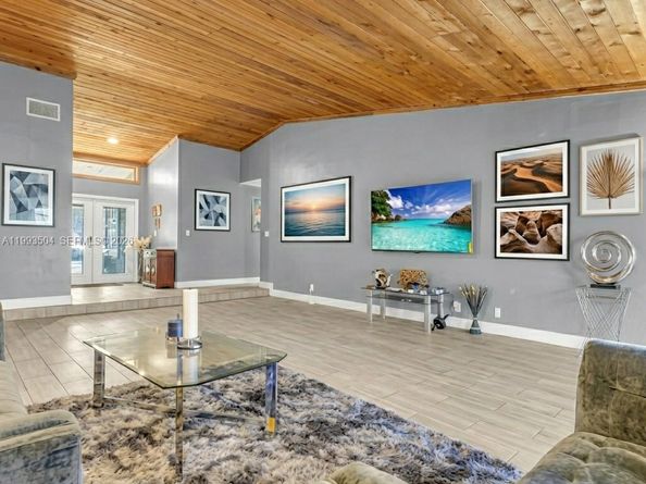 5701 NW 54th Way, Tamarac FL 33319