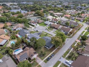 5701 NW 54th Way, Tamarac FL 33319