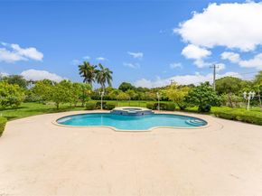 10201 SW 62nd St, Miami FL 33173