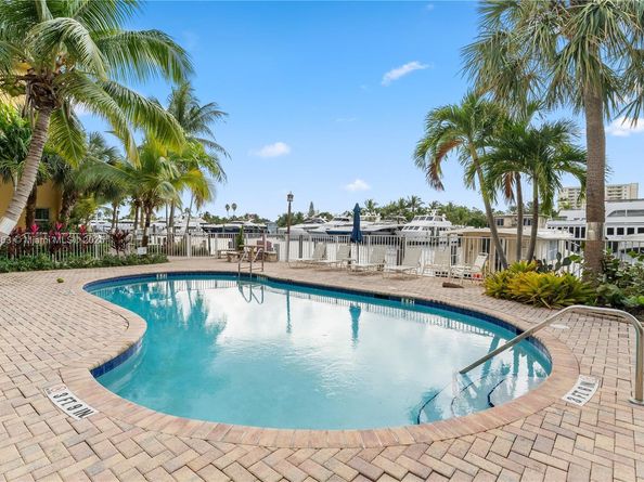 815 Middle River Dr 218, Fort Lauderdale FL 33304
