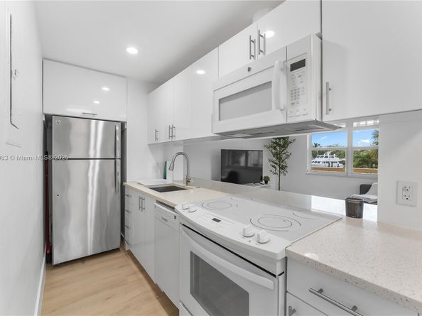 815 Middle River Dr 218, Fort Lauderdale FL 33304